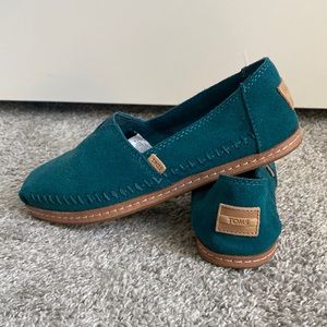 Toms Blue suede flats